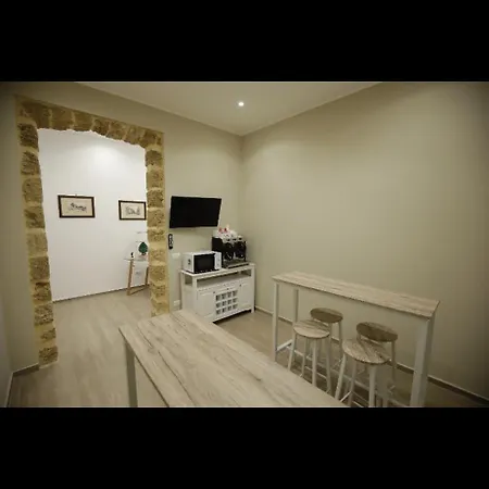 House Stazione Bed & Breakfast